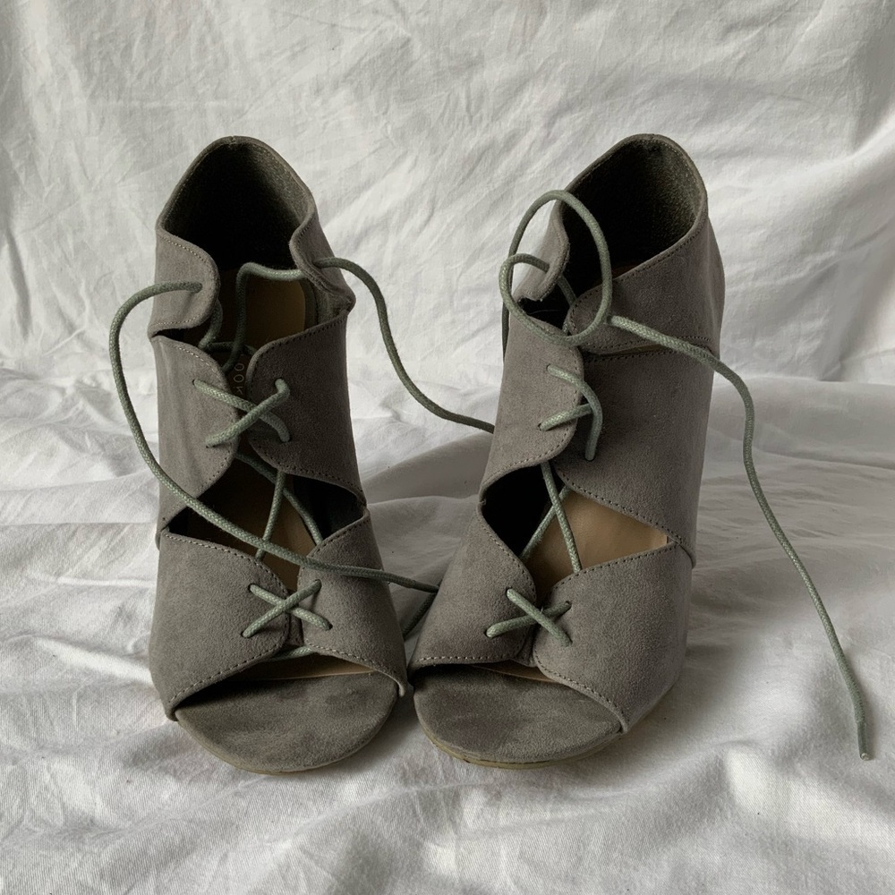 New Look UK block suede heels gray 8.5 (39eu)